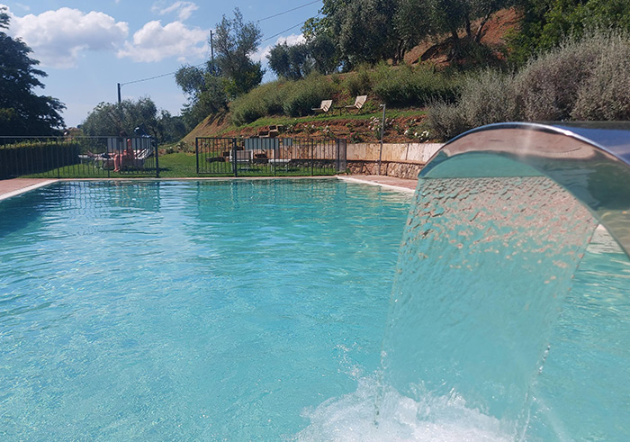 Borgo-Grondaie-piscina-acqua-salata