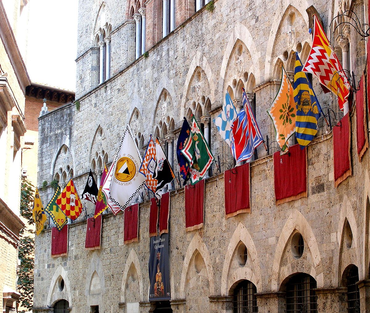 Siena_-_Palazzo_Chigi-Saracini_01